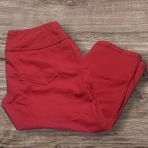 WOMEN'S INTRO. LOVE THE FIT WOVEN CAPRI PANTS